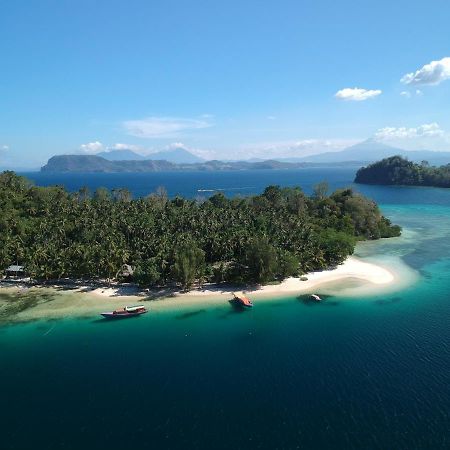 Blue Bay Divers Likupang Bangka Buitenkant foto
