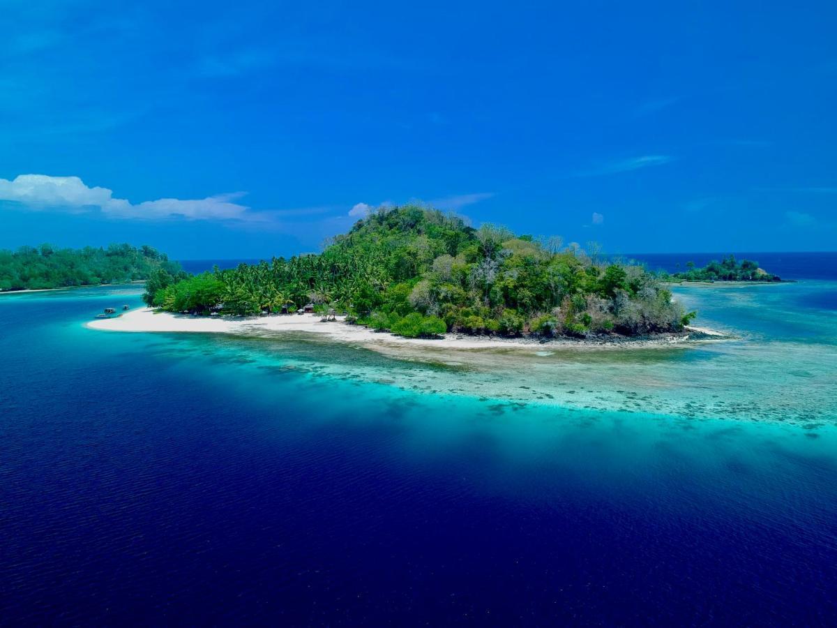 Blue Bay Divers Likupang Bangka Buitenkant foto