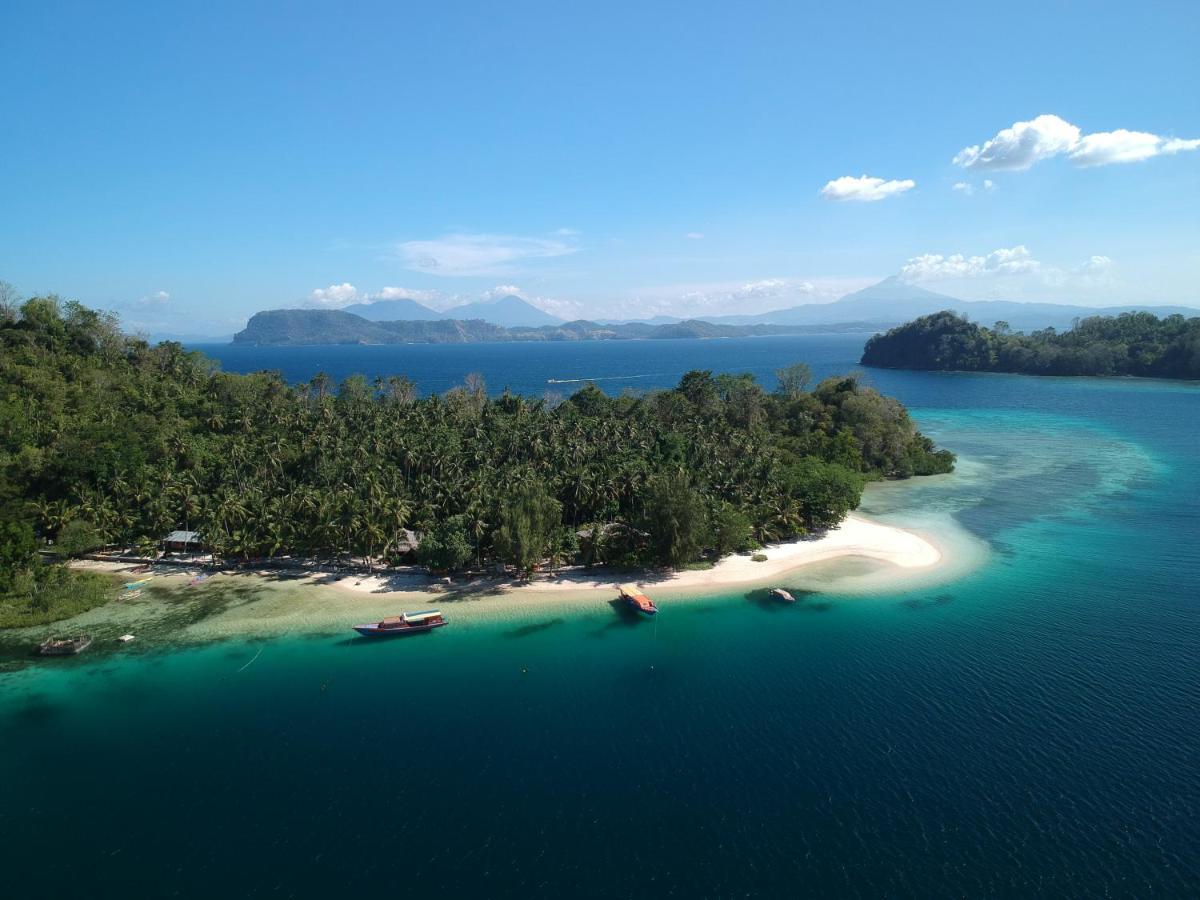 Blue Bay Divers Likupang Bangka Buitenkant foto