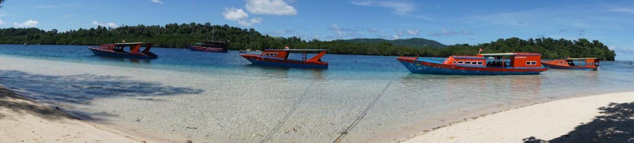 Blue Bay Divers Likupang Bangka Buitenkant foto