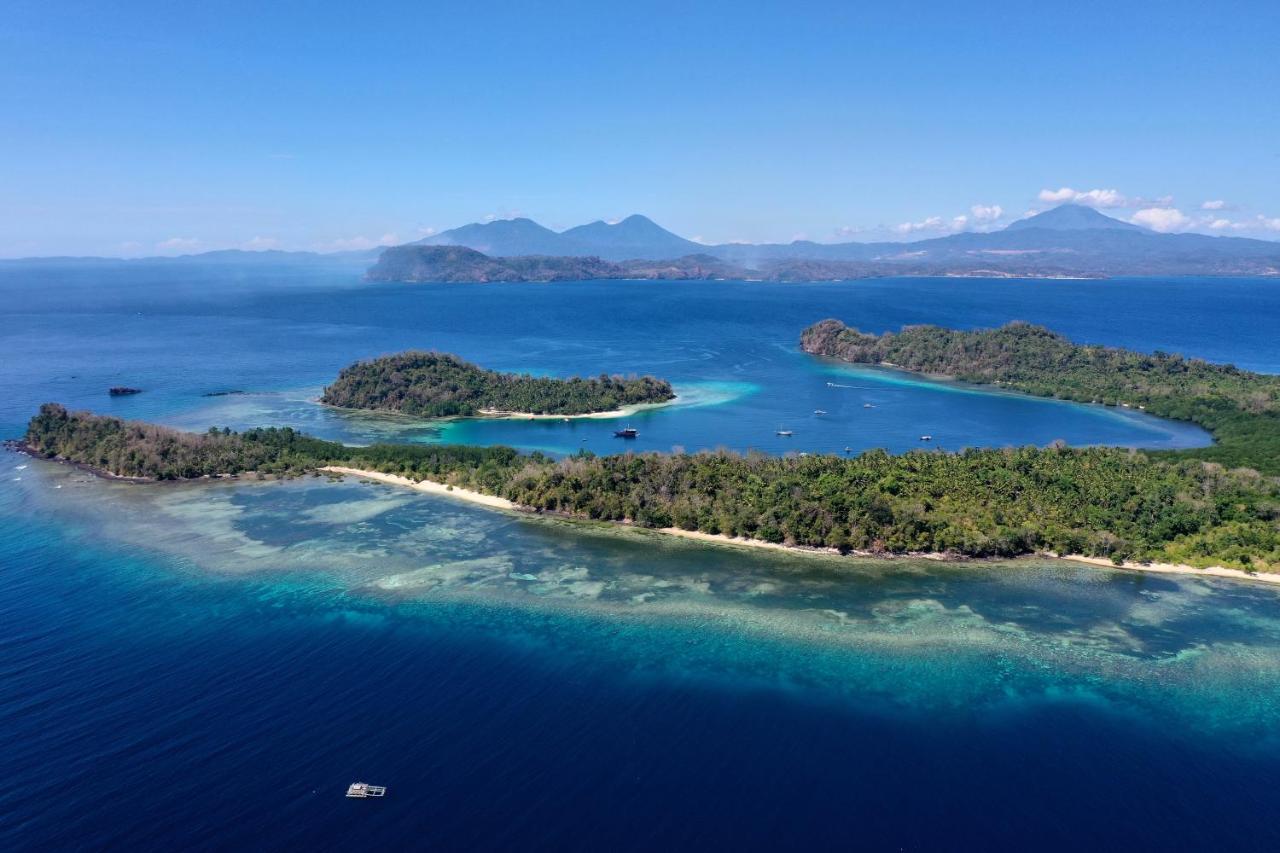 Blue Bay Divers Likupang Bangka Buitenkant foto