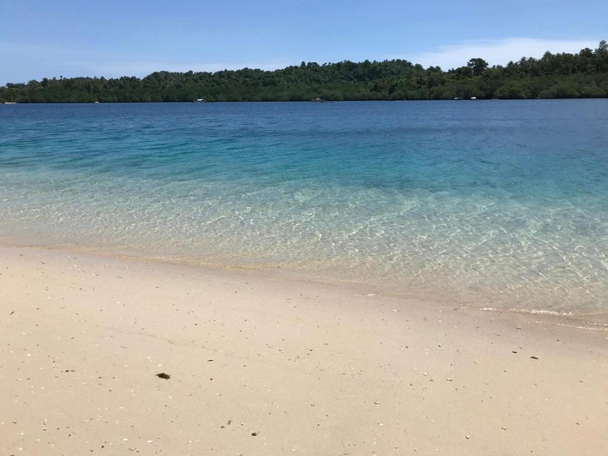 Blue Bay Divers Likupang Bangka Buitenkant foto