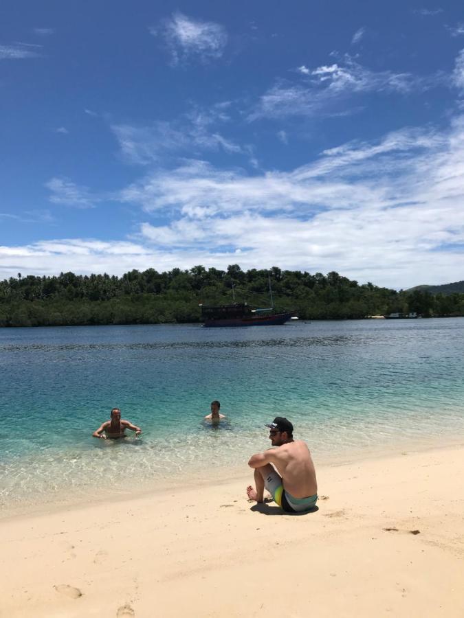 Blue Bay Divers Likupang Bangka Buitenkant foto