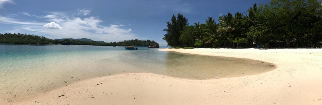 Blue Bay Divers Likupang Bangka Buitenkant foto