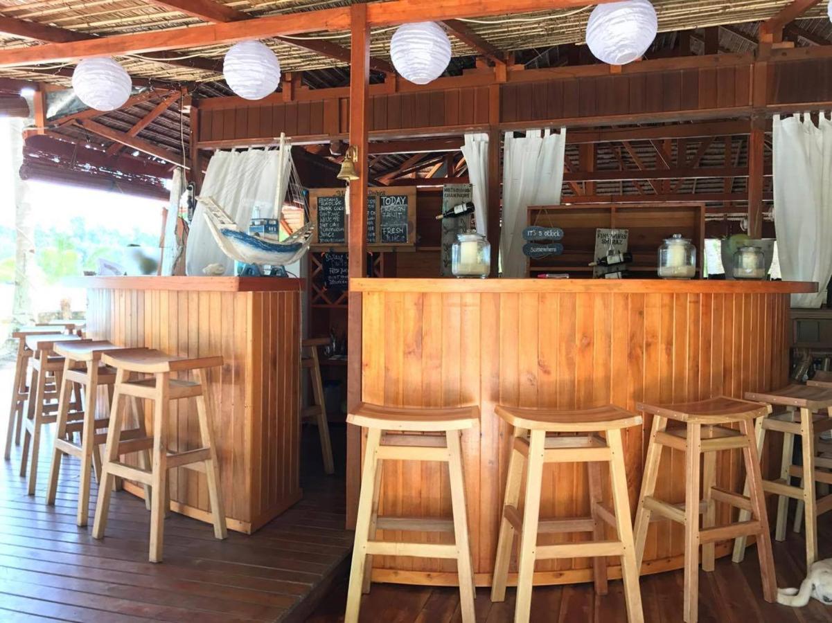 Blue Bay Divers Likupang Bangka Buitenkant foto