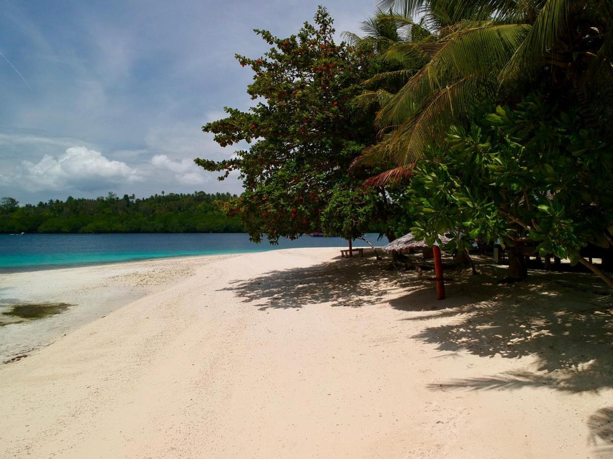 Blue Bay Divers Likupang Bangka Buitenkant foto
