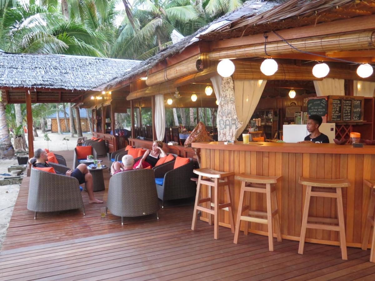 Blue Bay Divers Likupang Bangka Buitenkant foto